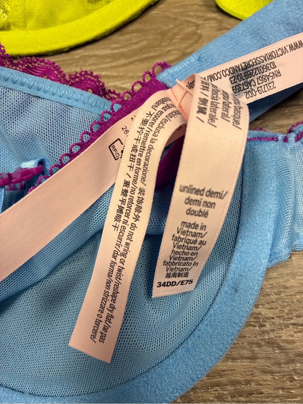 Victoria Secret 2 Underwired Unlined Bras Balconete Low Cut Demi Lace Tease - Picture 12 of 12